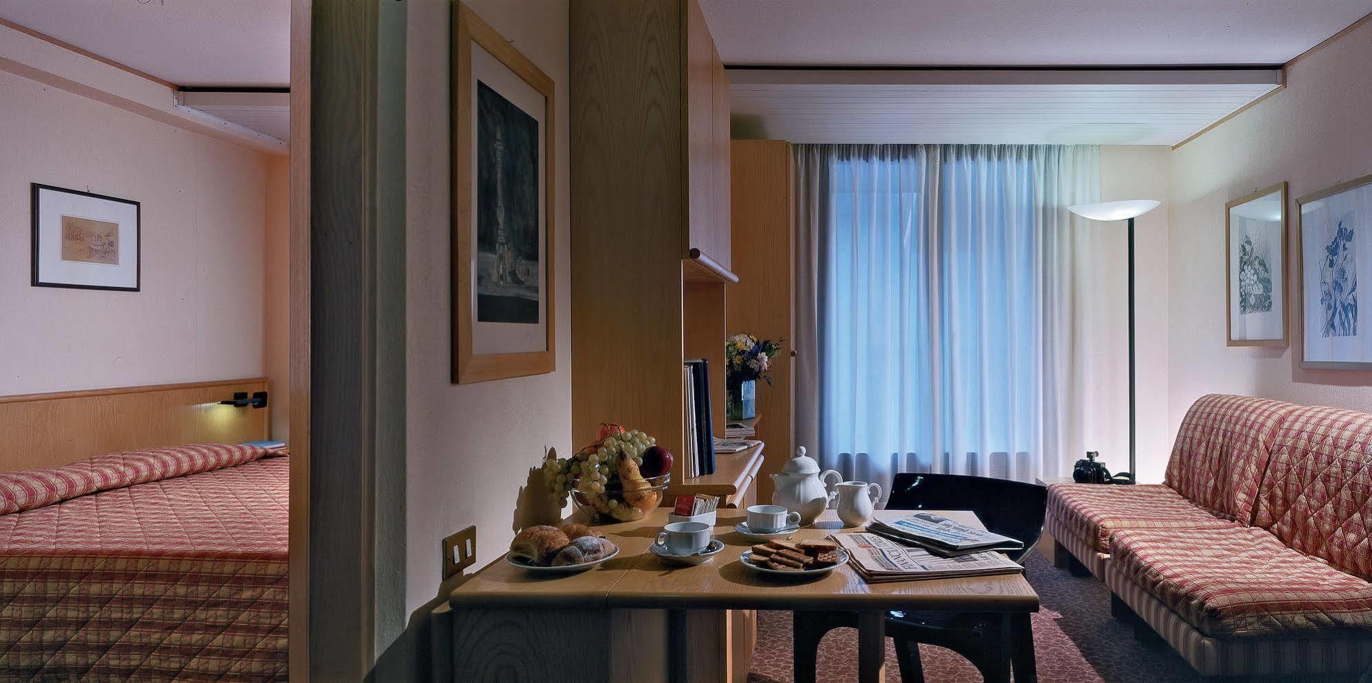 Hotel Les Jumeaux קורמאיור חדר תמונה